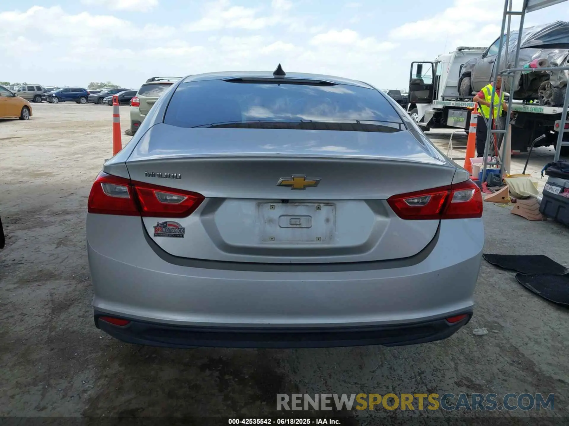 15 fotografías del automóvil dañado 1G1ZB5ST0KF189330 CHEVROLET MALIBU 2019