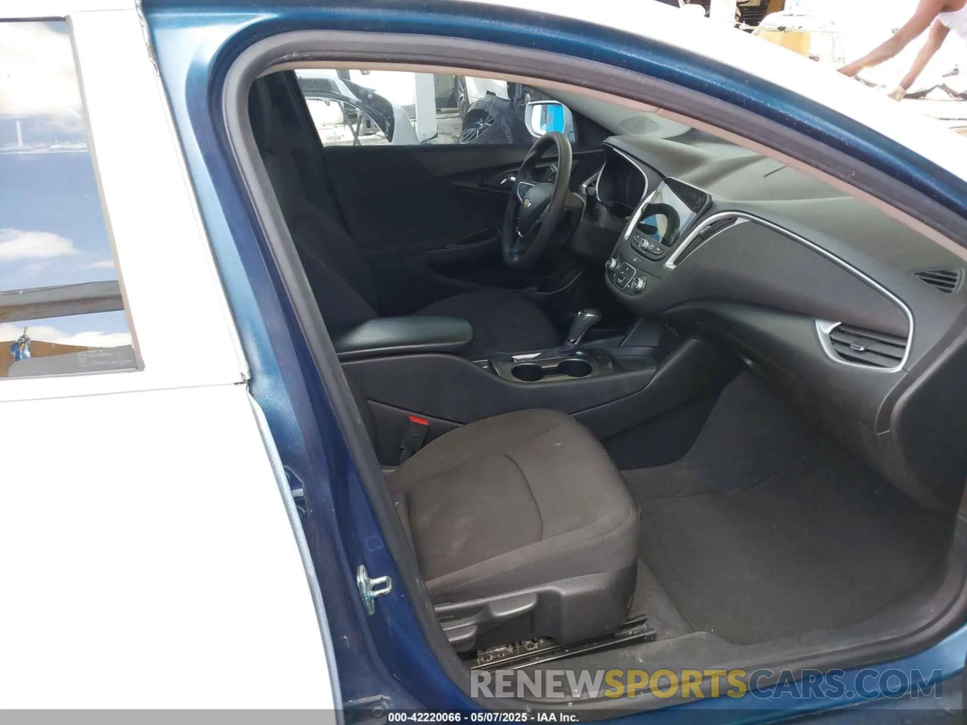 5 fotografías del automóvil dañado 1G1ZB5ST1KF214994 CHEVROLET MALIBU 2019