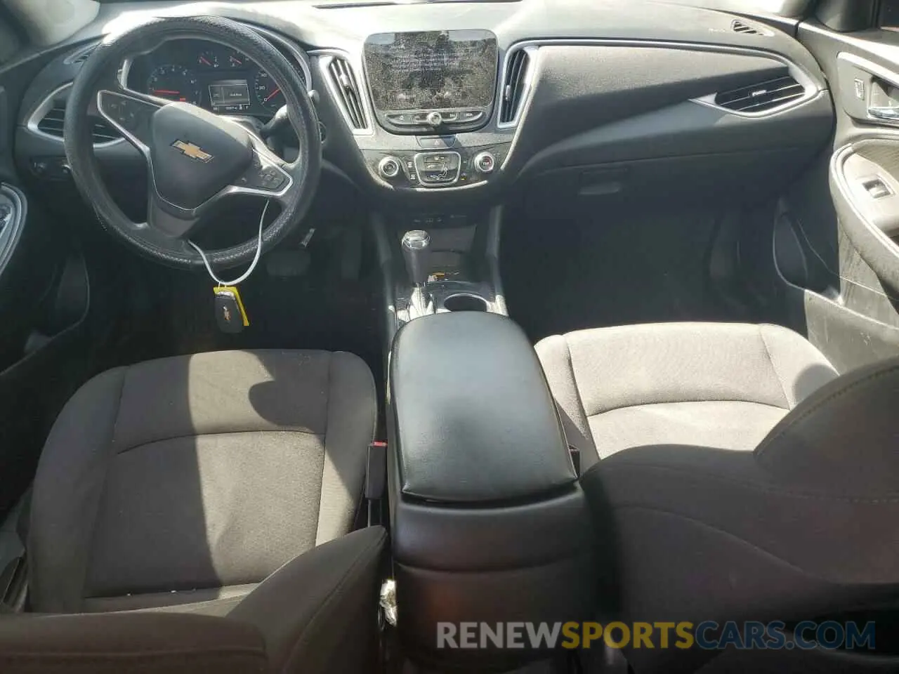 8 fotografías del automóvil dañado 1G1ZB5ST3KF174269 CHEVROLET MALIBU 2019