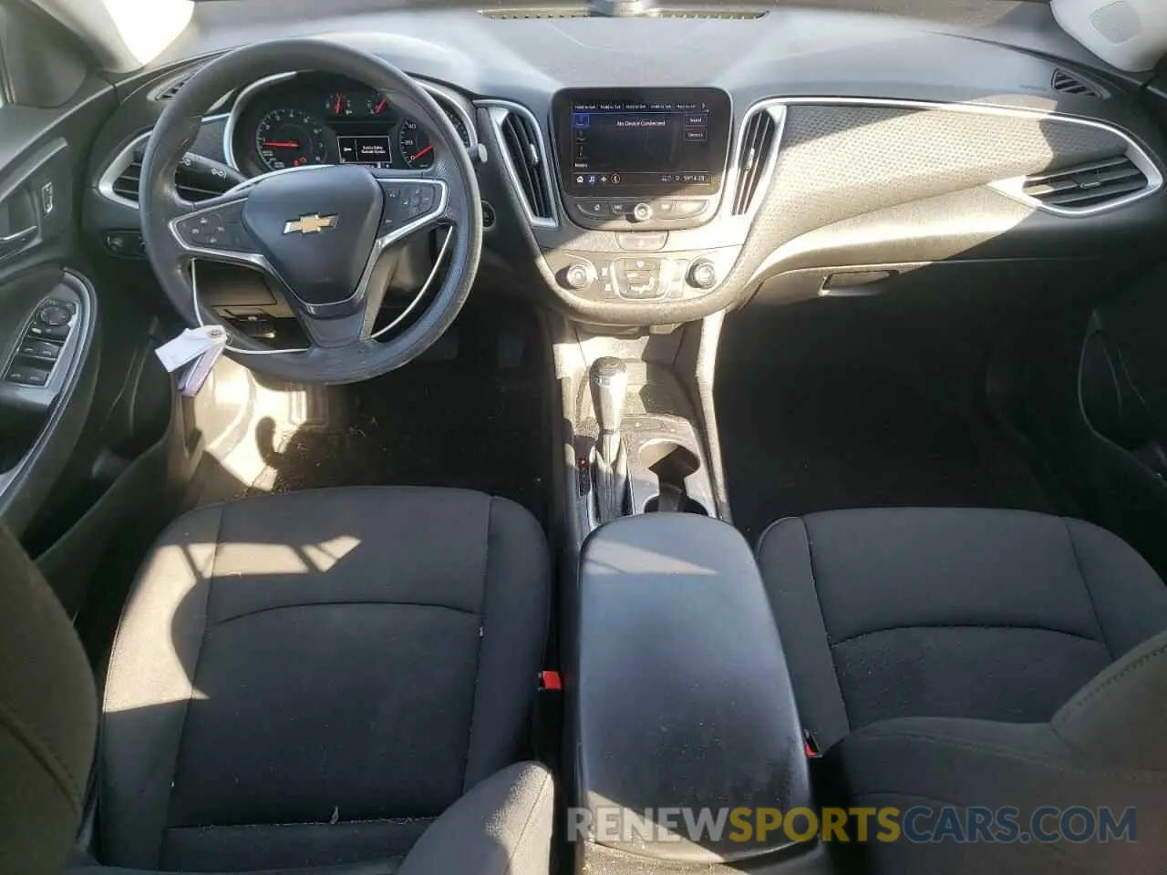 8 fotografías del automóvil dañado 1G1ZB5ST5KF143038 CHEVROLET MALIBU 2019