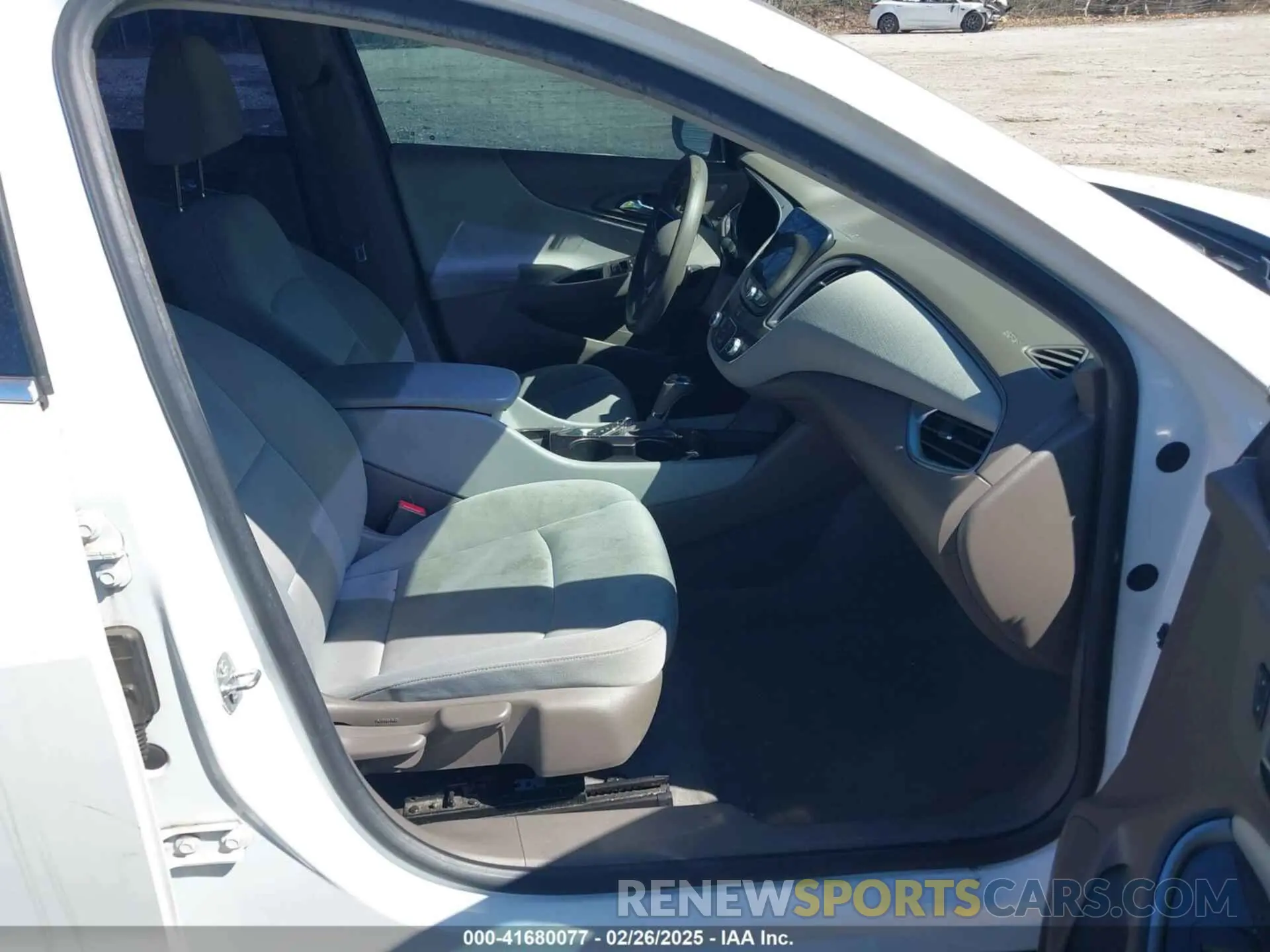 5 fotografías del automóvil dañado 1G1ZB5ST6KF172015 CHEVROLET MALIBU 2019