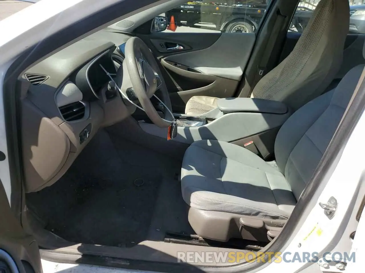 7 fotografías del automóvil dañado 1G1ZC5ST0KF200095 CHEVROLET MALIBU 2019
