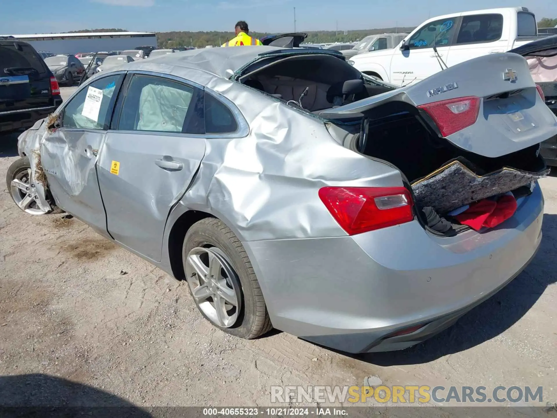 3 fotografías del automóvil dañado 1G1ZC5ST1KF138058 CHEVROLET MALIBU 2019