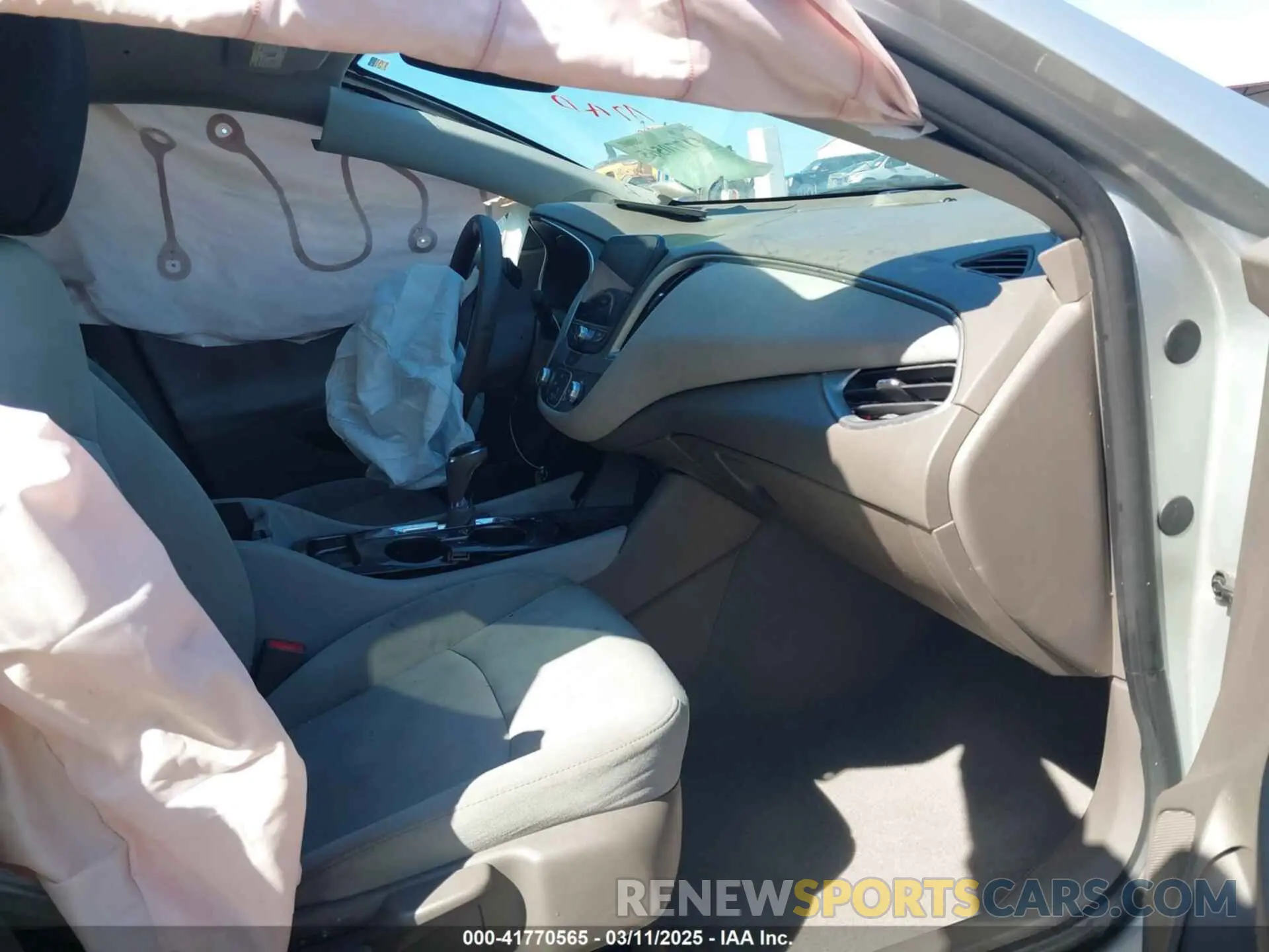 5 fotografías del automóvil dañado 1G1ZC5ST1KF210196 CHEVROLET MALIBU 2019