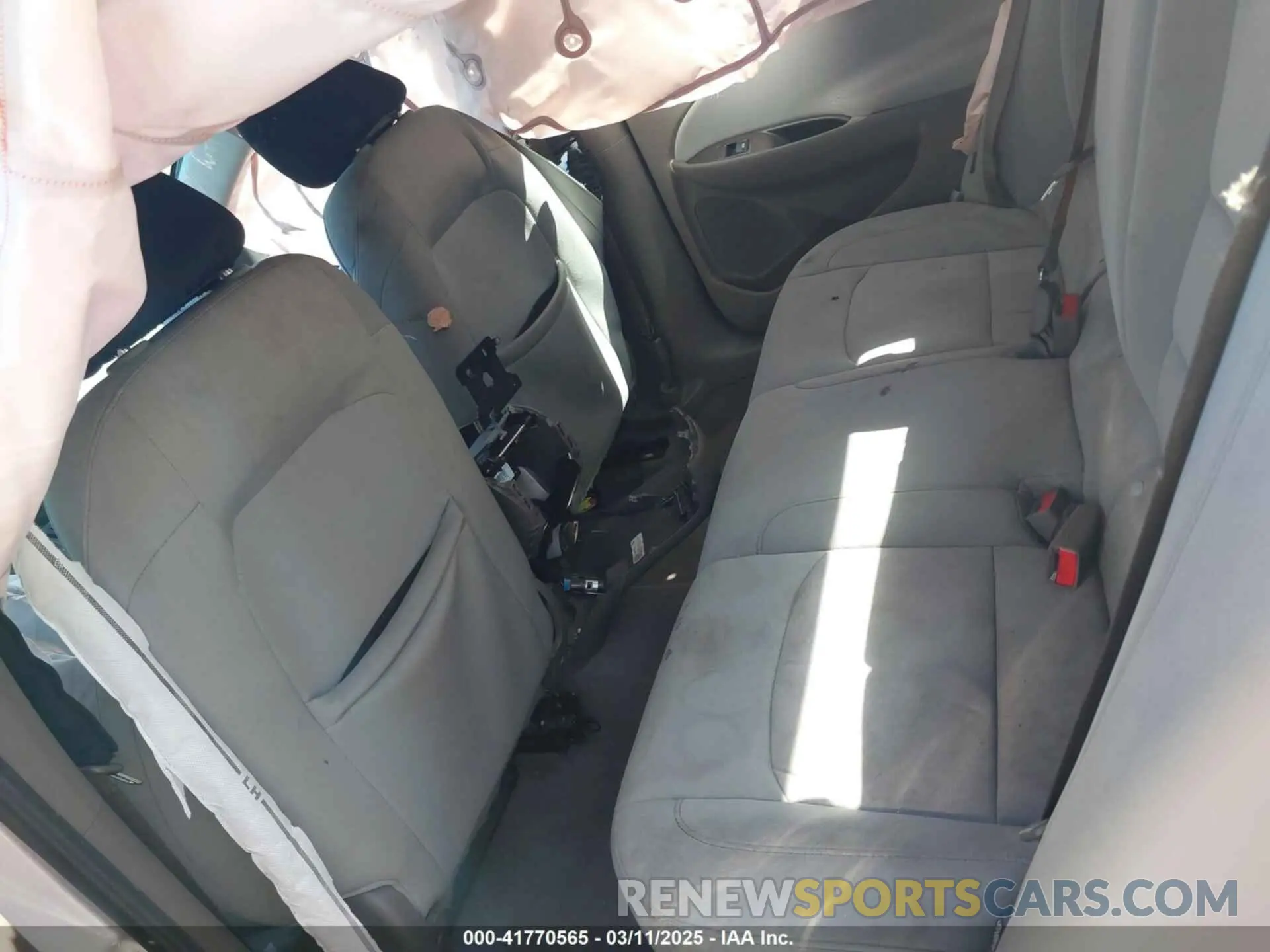 8 fotografías del automóvil dañado 1G1ZC5ST1KF210196 CHEVROLET MALIBU 2019