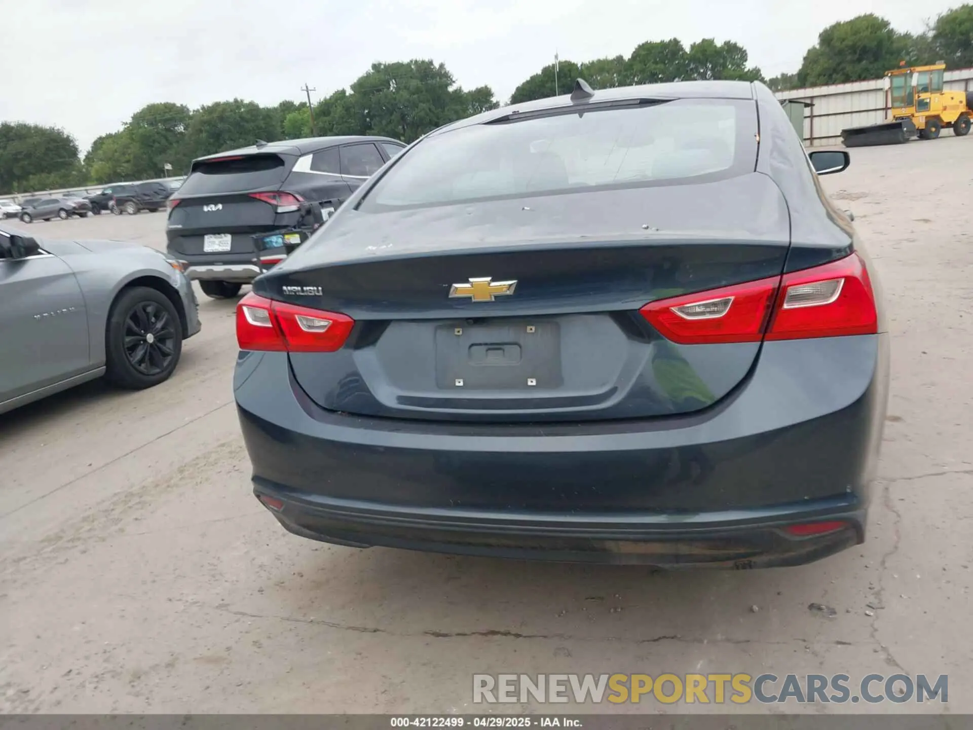 16 fotografías del automóvil dañado 1G1ZC5ST2KF184322 CHEVROLET MALIBU 2019