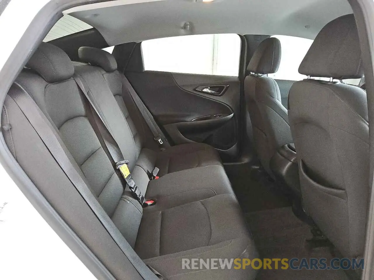 10 fotografías del automóvil dañado 1G1ZC5ST4KF110920 CHEVROLET MALIBU 2019