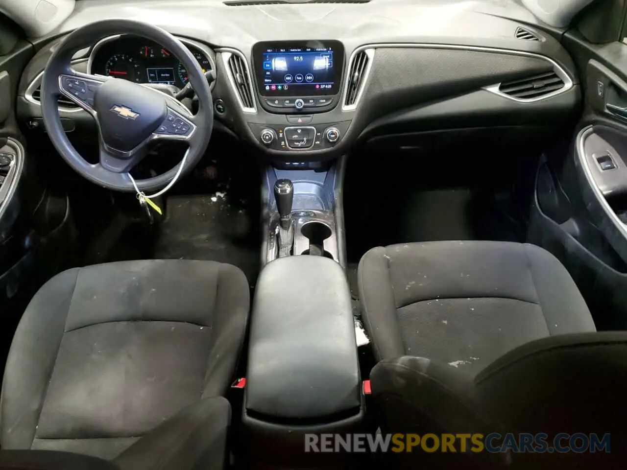 8 fotografías del automóvil dañado 1G1ZC5ST4KF183365 CHEVROLET MALIBU 2019