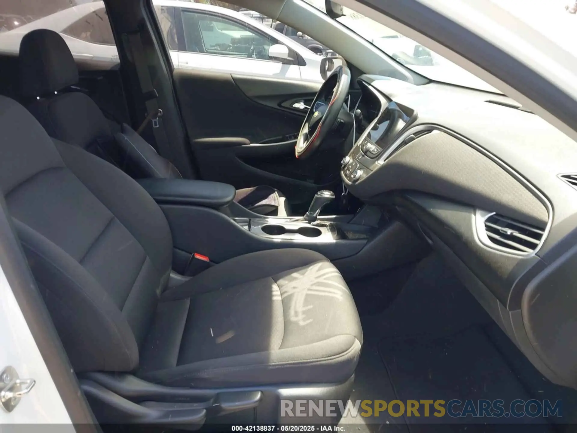 5 fotografías del automóvil dañado 1G1ZC5ST5KF111073 CHEVROLET MALIBU 2019