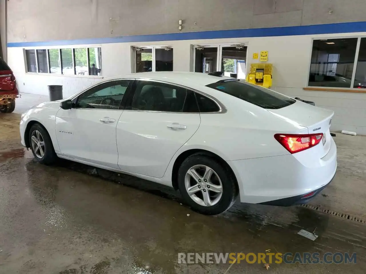 2 fotografías del automóvil dañado 1G1ZC5ST6KF161402 CHEVROLET MALIBU 2019