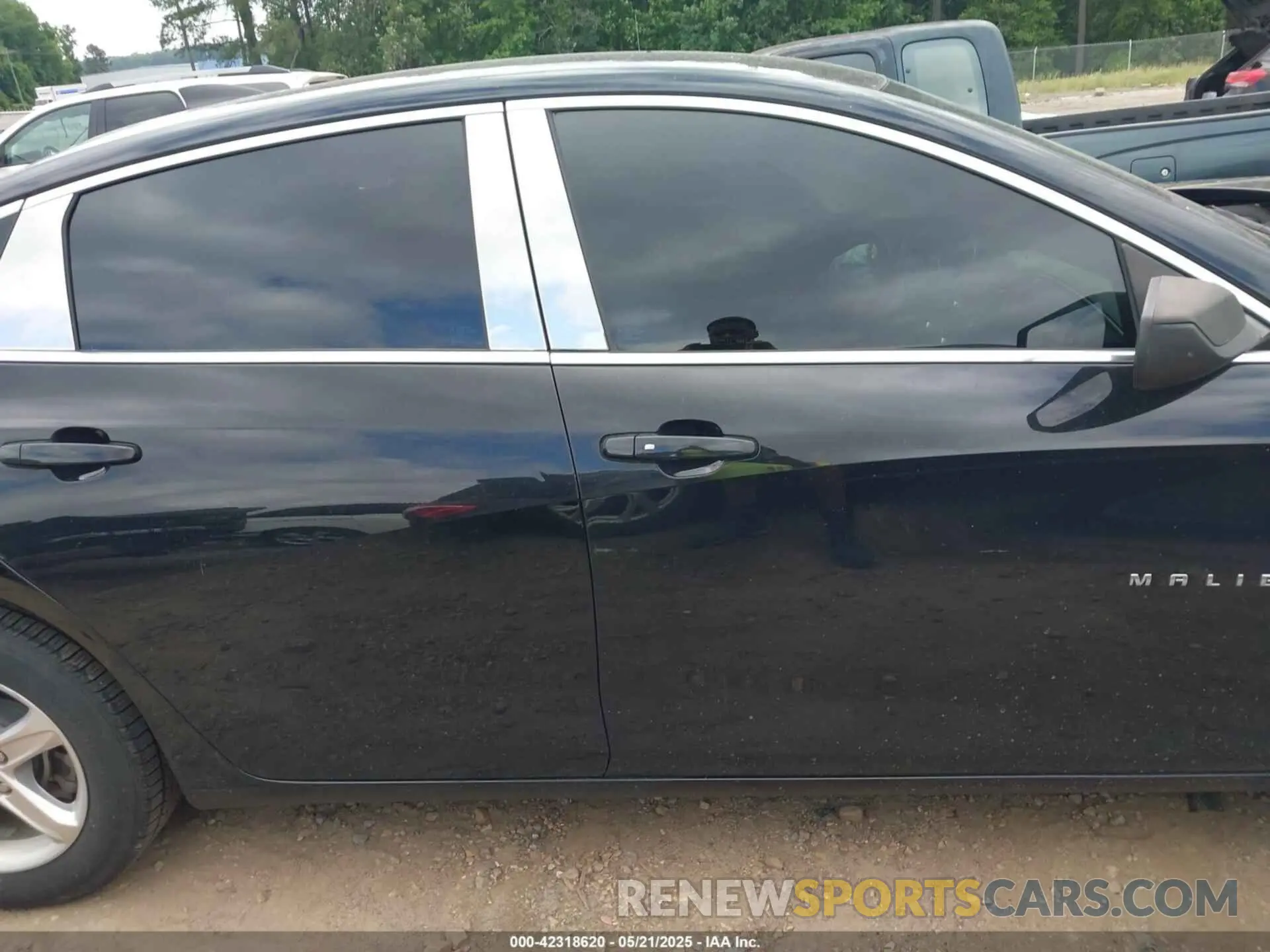 13 fotografías del automóvil dañado 1G1ZC5ST6KF181875 CHEVROLET MALIBU 2019