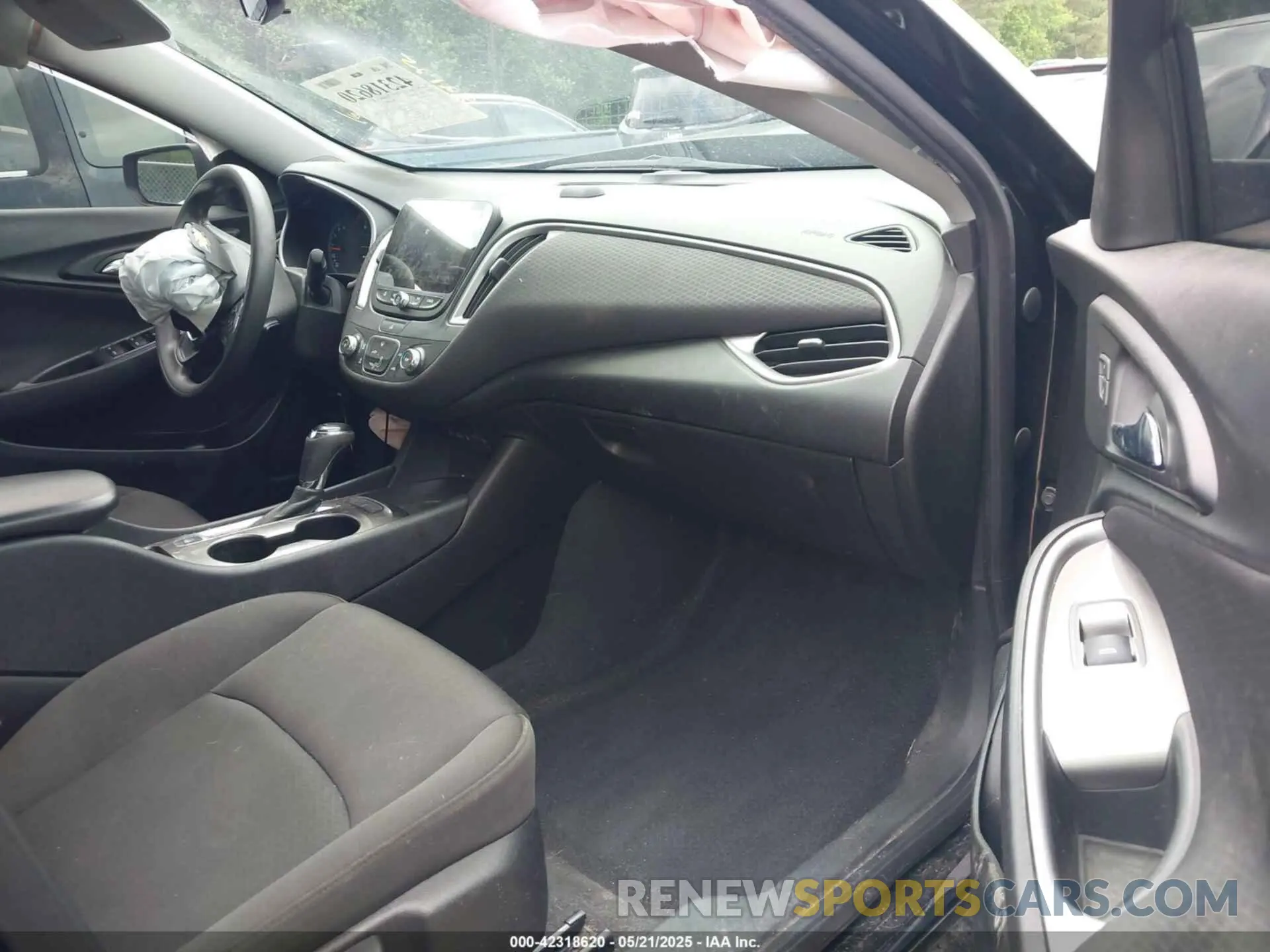5 fotografías del automóvil dañado 1G1ZC5ST6KF181875 CHEVROLET MALIBU 2019