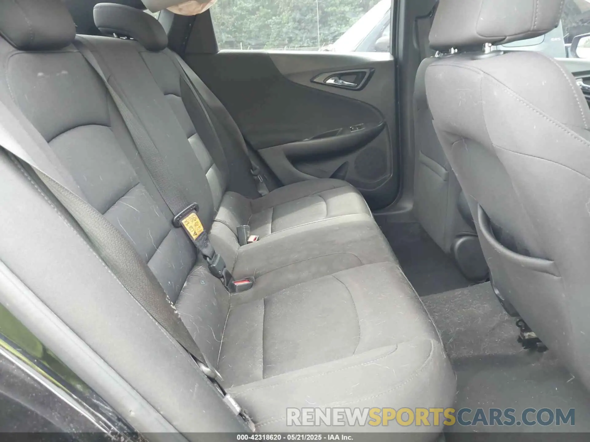 8 fotografías del automóvil dañado 1G1ZC5ST6KF181875 CHEVROLET MALIBU 2019