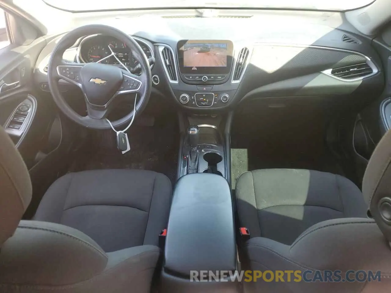 8 fotografías del automóvil dañado 1G1ZC5ST7KF135343 CHEVROLET MALIBU 2019