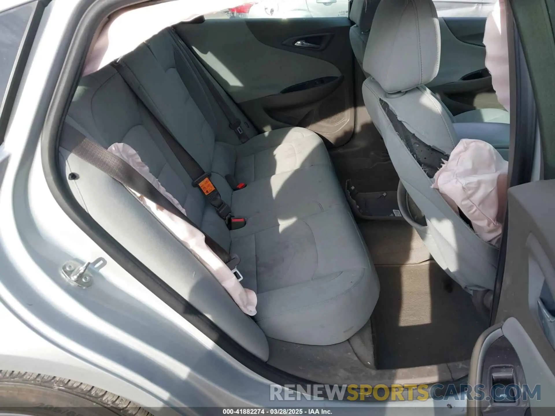8 fotografías del automóvil dañado 1G1ZC5ST7KF177382 CHEVROLET MALIBU 2019