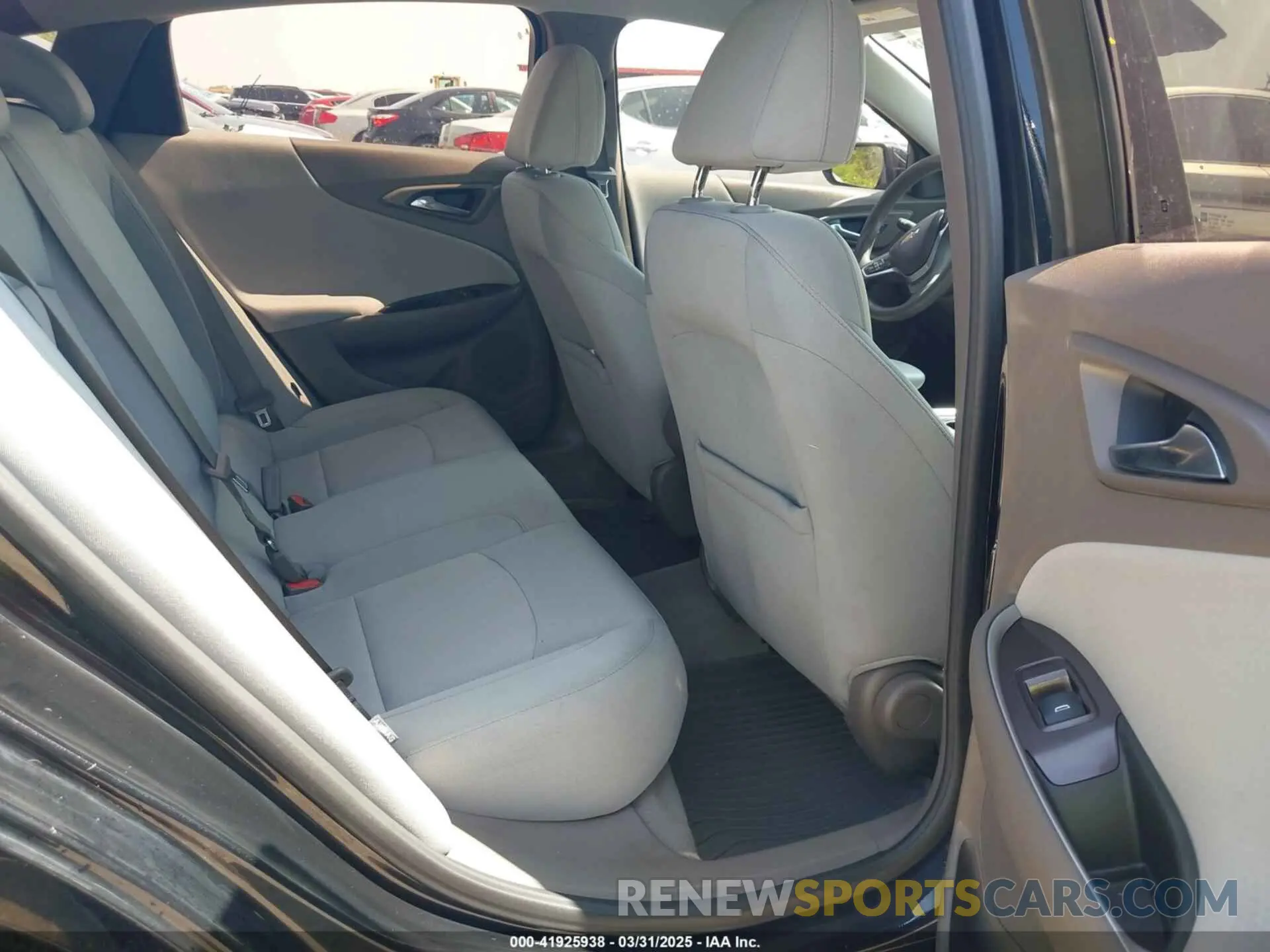 8 fotografías del automóvil dañado 1G1ZC5ST9KF211953 CHEVROLET MALIBU 2019