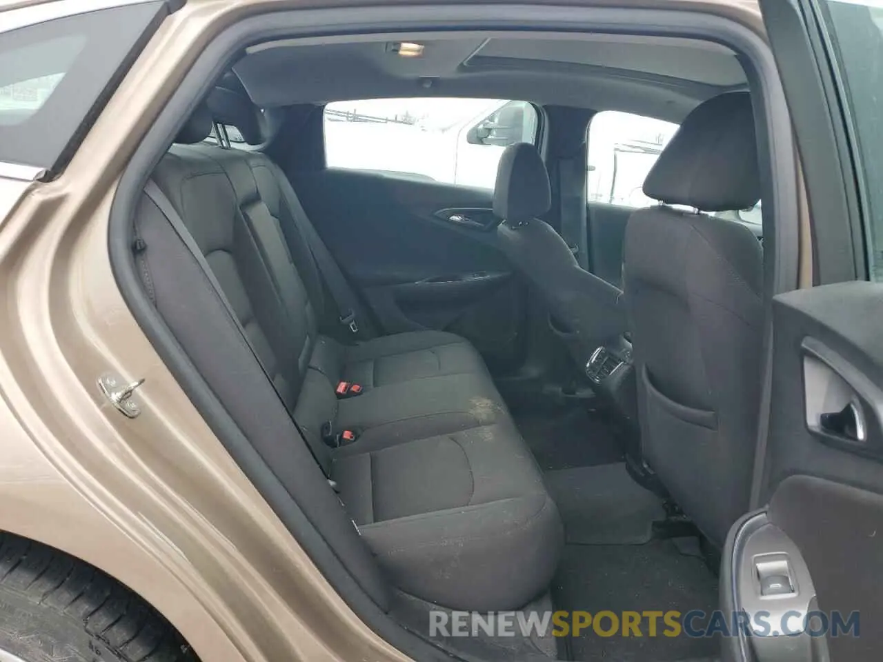 10 fotografías del automóvil dañado 1G1ZD5ST0KF138579 CHEVROLET MALIBU 2019
