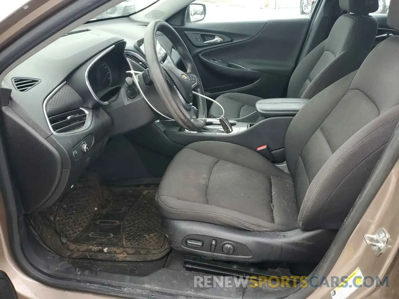 7 fotografías del automóvil dañado 1G1ZD5ST0KF138579 CHEVROLET MALIBU 2019
