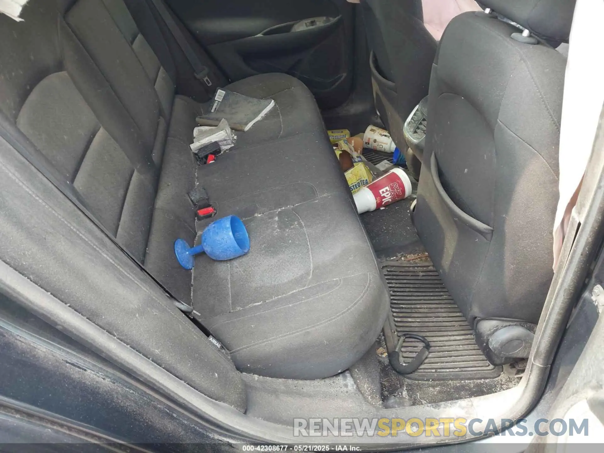 8 fotografías del automóvil dañado 1G1ZD5ST0KF142101 CHEVROLET MALIBU 2019