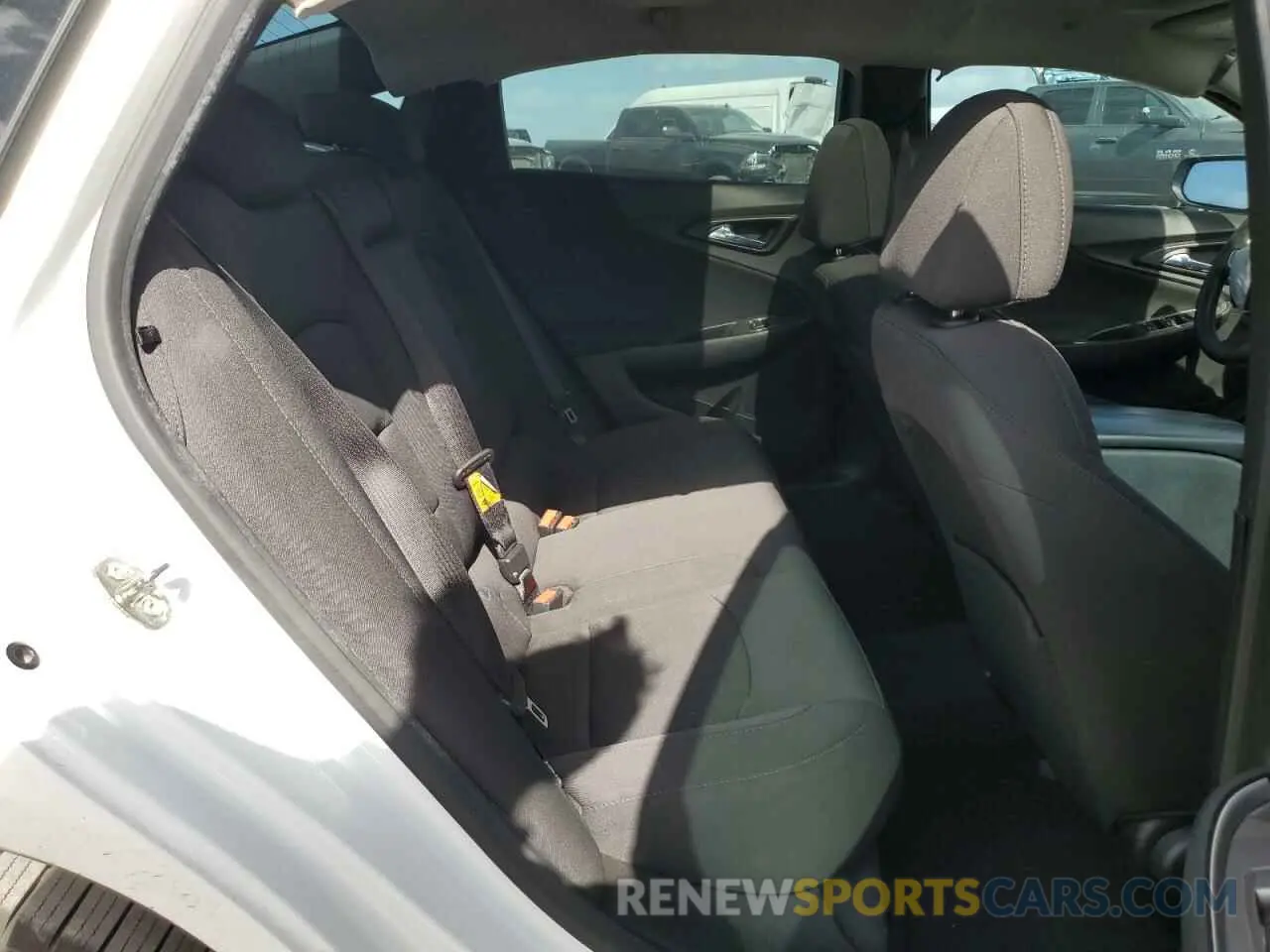 10 fotografías del automóvil dañado 1G1ZD5ST0KF144768 CHEVROLET MALIBU 2019