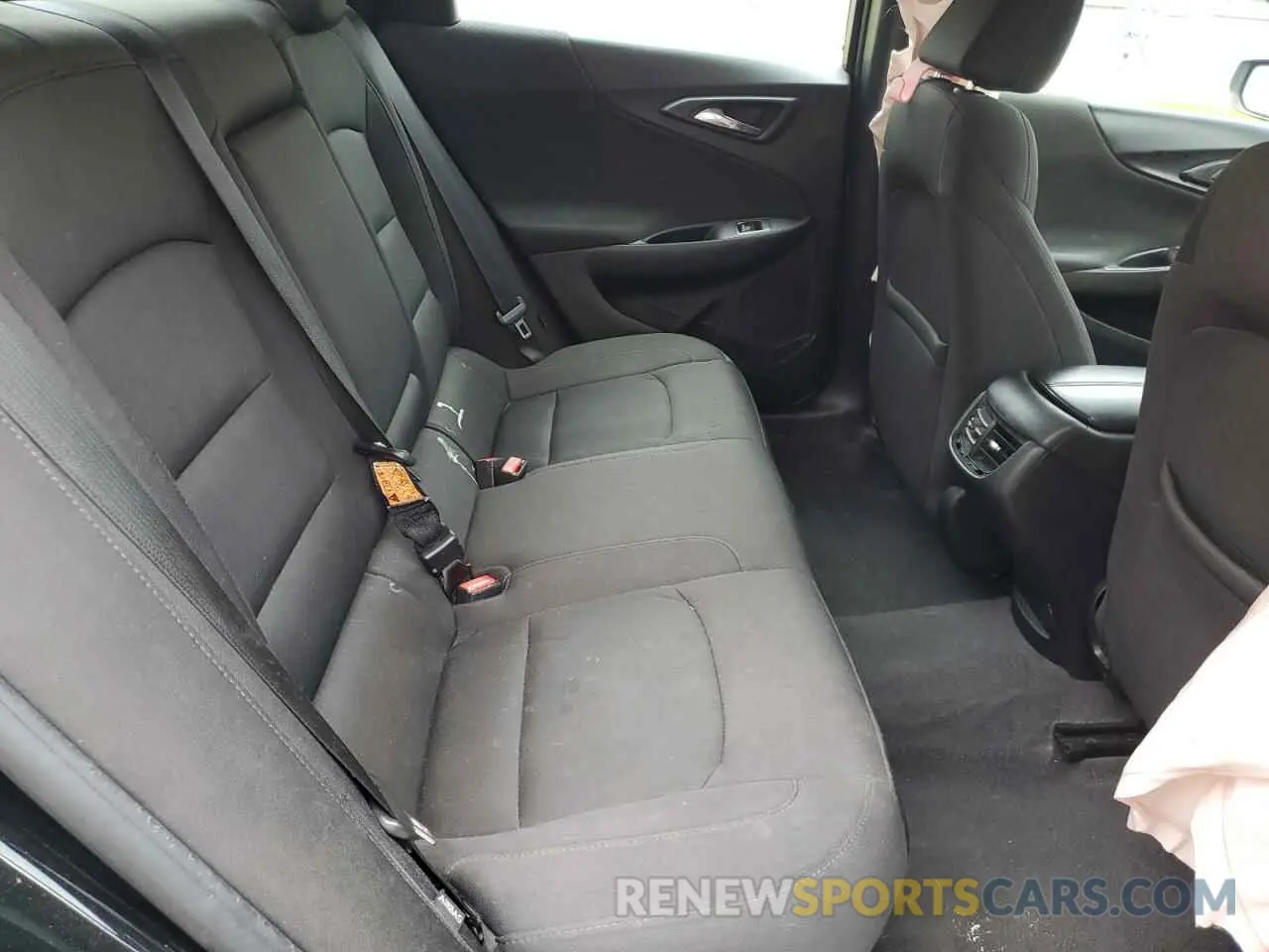 10 fotografías del automóvil dañado 1G1ZD5ST0KF167807 CHEVROLET MALIBU 2019