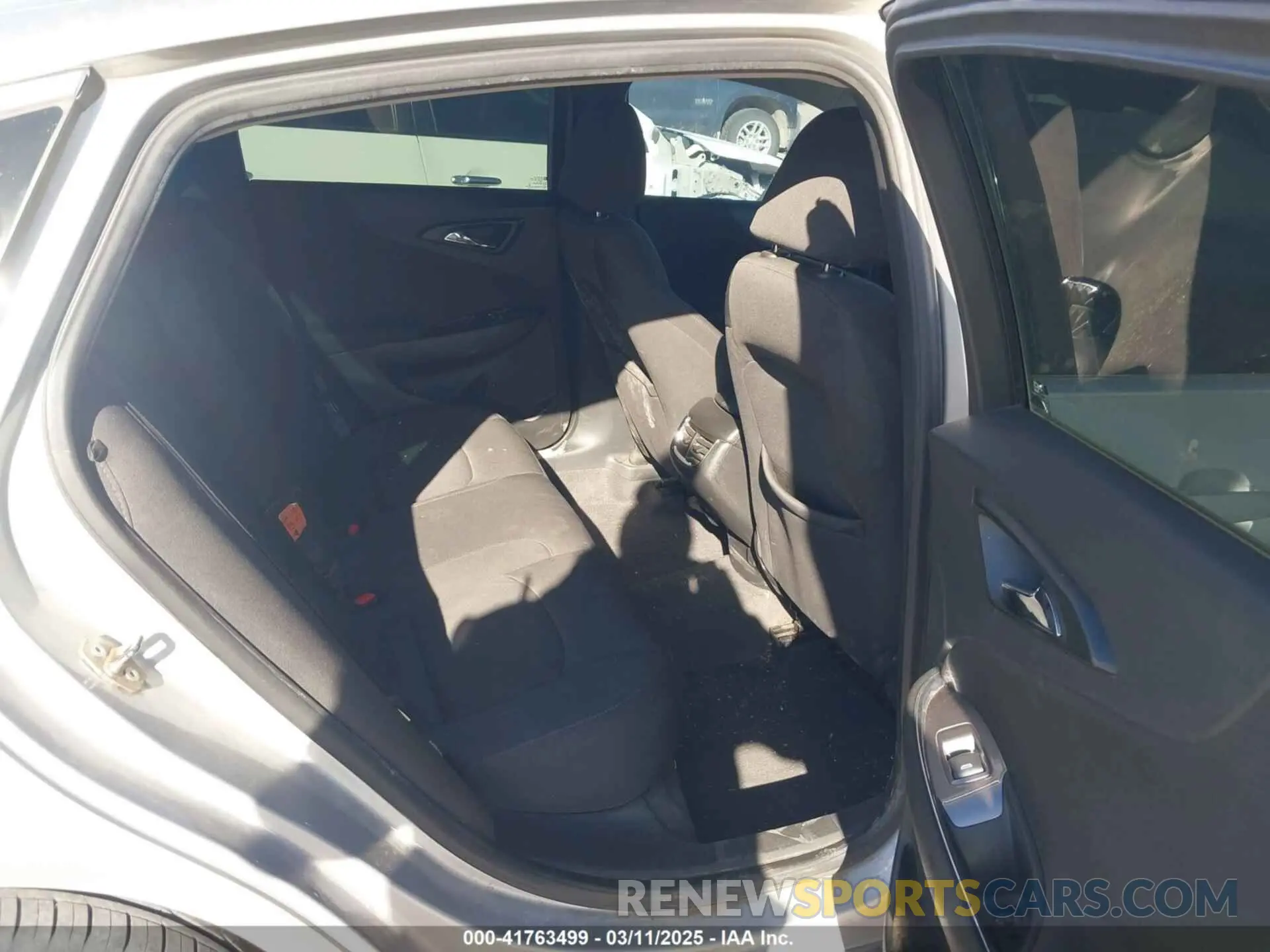 8 fotografías del automóvil dañado 1G1ZD5ST0KF173011 CHEVROLET MALIBU 2019