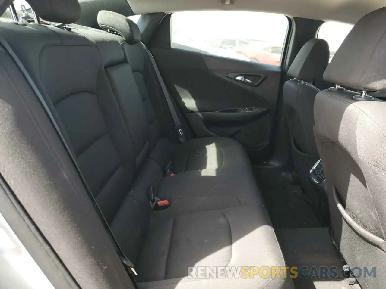 10 fotografías del automóvil dañado 1G1ZD5ST0KF186714 CHEVROLET MALIBU 2019