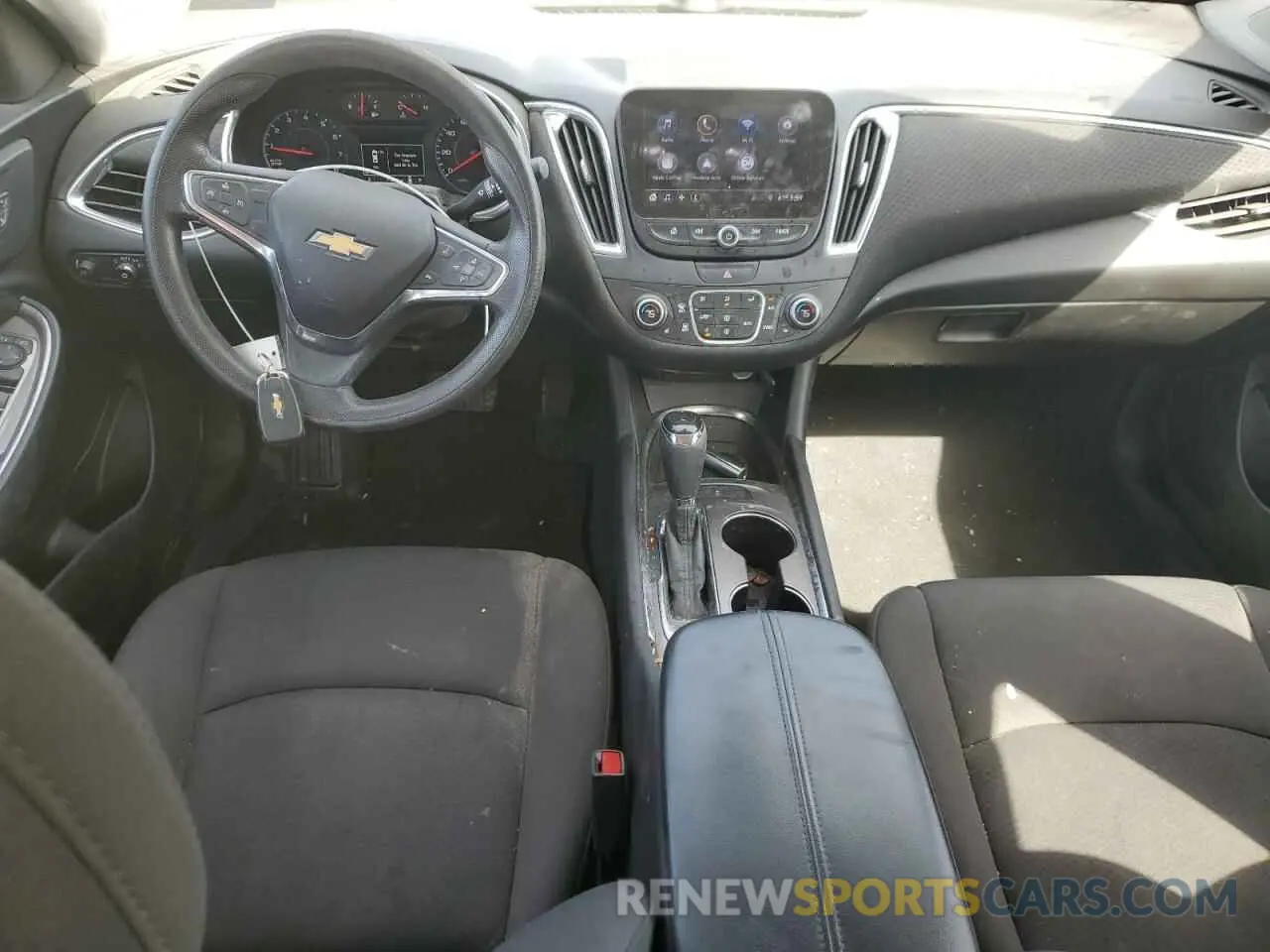 8 fotografías del automóvil dañado 1G1ZD5ST0KF186714 CHEVROLET MALIBU 2019