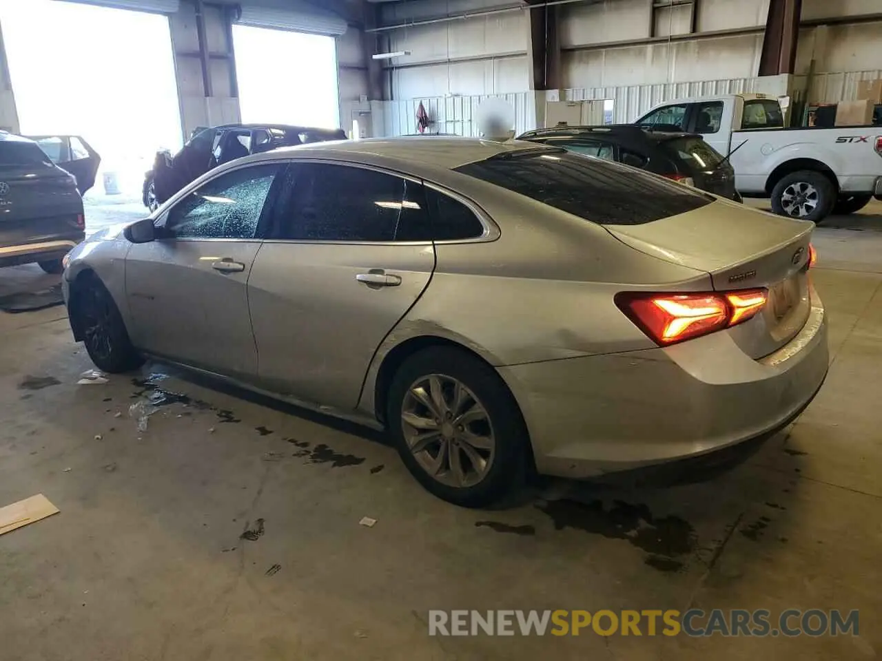 2 fotografías del automóvil dañado 1G1ZD5ST1KF106854 CHEVROLET MALIBU 2019