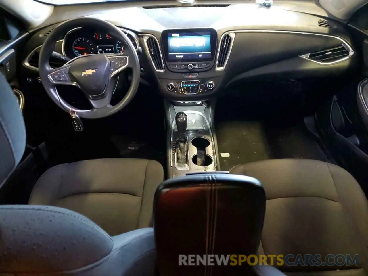 8 fotografías del automóvil dañado 1G1ZD5ST1KF106854 CHEVROLET MALIBU 2019