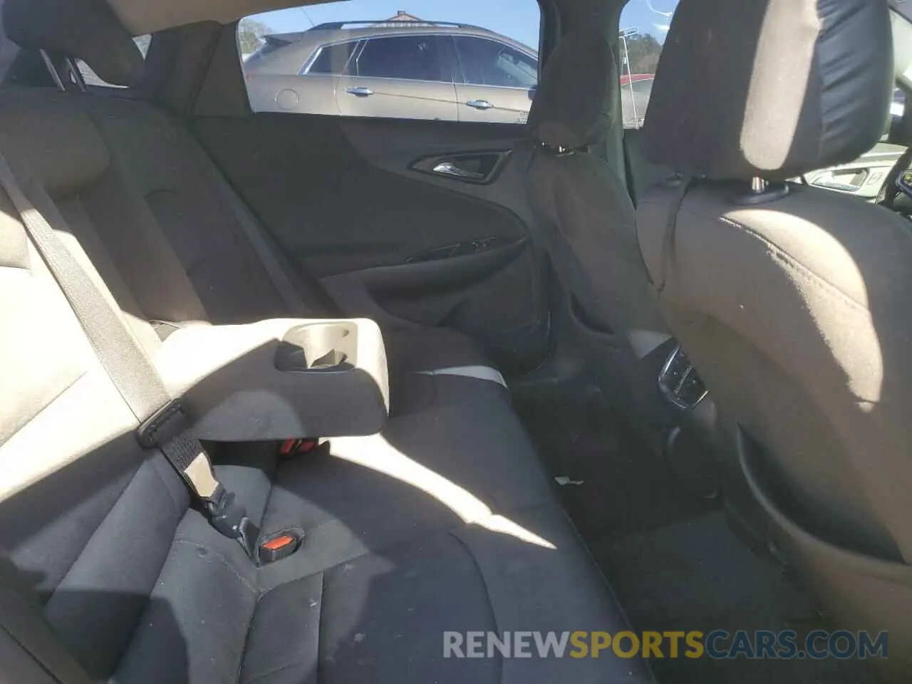10 fotografías del automóvil dañado 1G1ZD5ST1KF110984 CHEVROLET MALIBU 2019