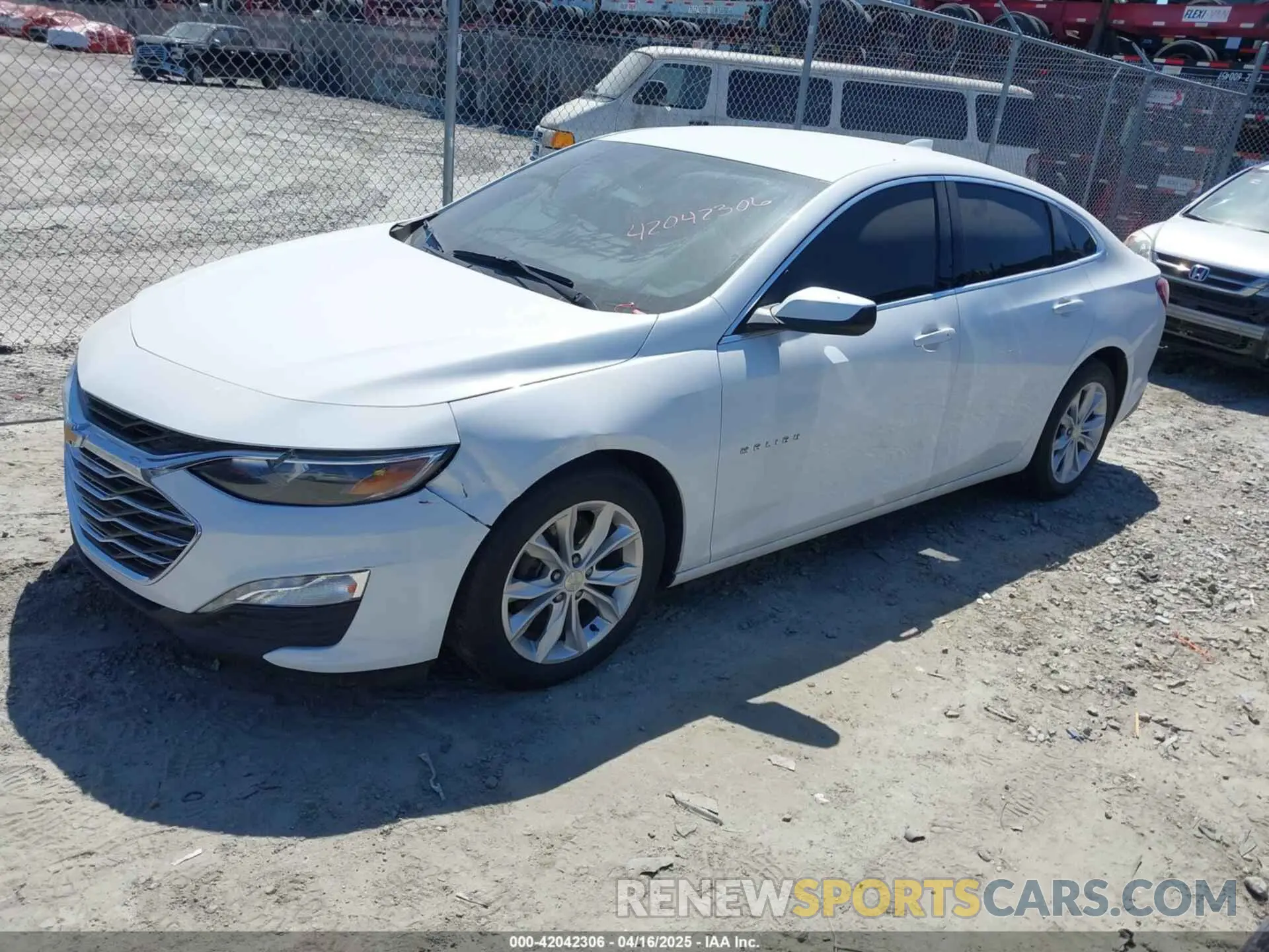 2 fotografías del automóvil dañado 1G1ZD5ST1KF115523 CHEVROLET MALIBU 2019