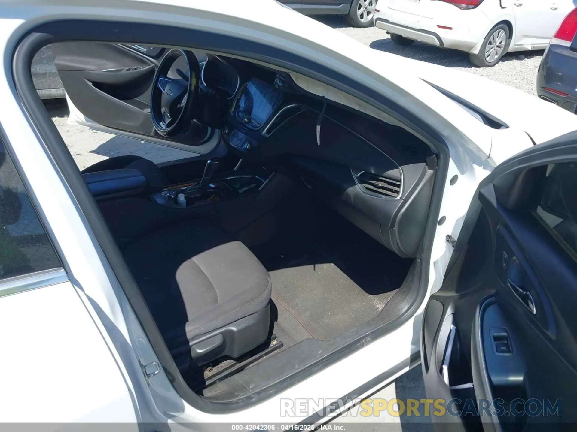 5 fotografías del automóvil dañado 1G1ZD5ST1KF115523 CHEVROLET MALIBU 2019