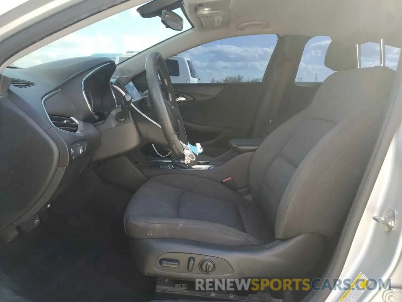 7 fotografías del automóvil dañado 1G1ZD5ST1KF117269 CHEVROLET MALIBU 2019