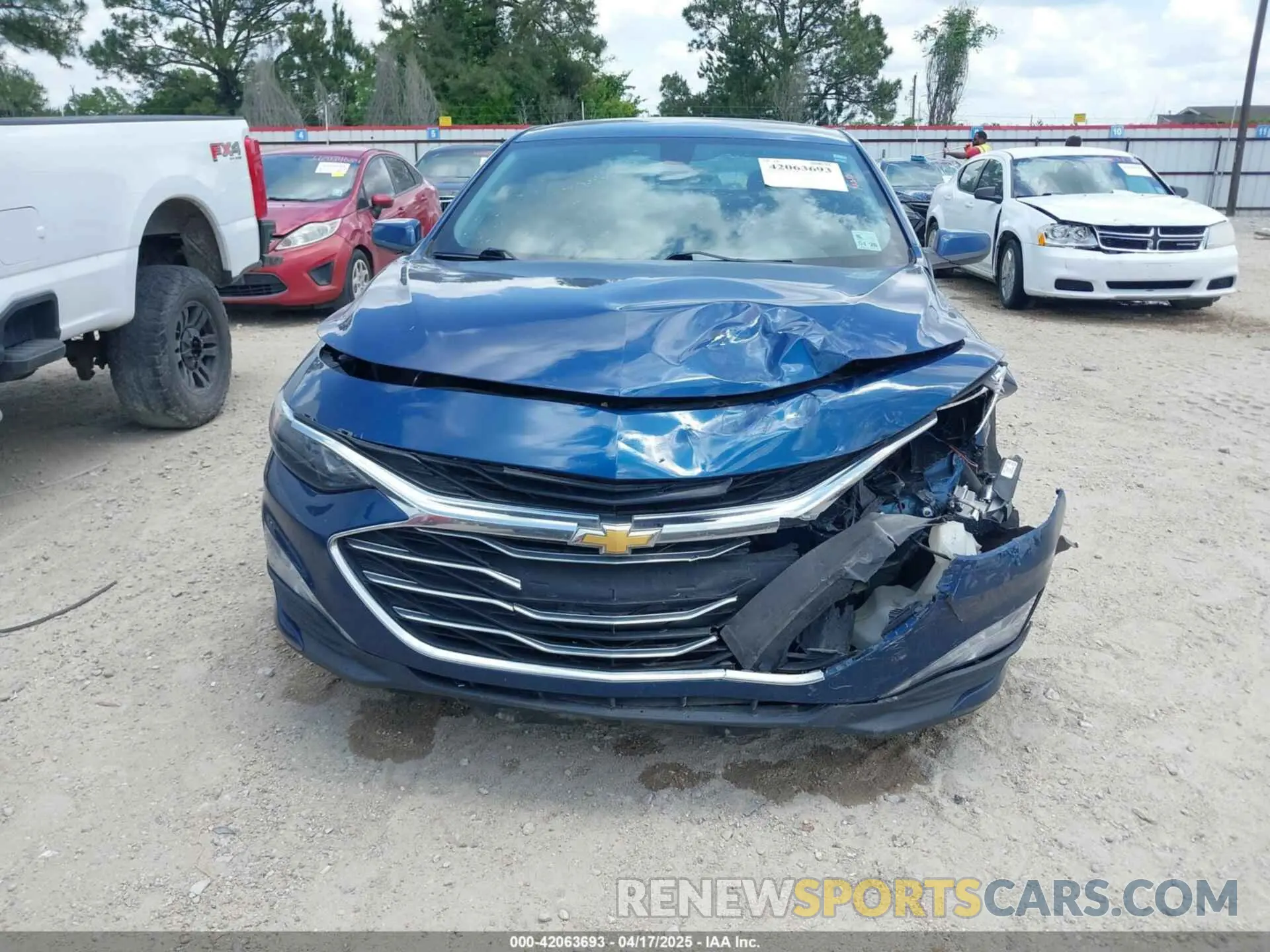 12 fotografías del automóvil dañado 1G1ZD5ST1KF124738 CHEVROLET MALIBU 2019