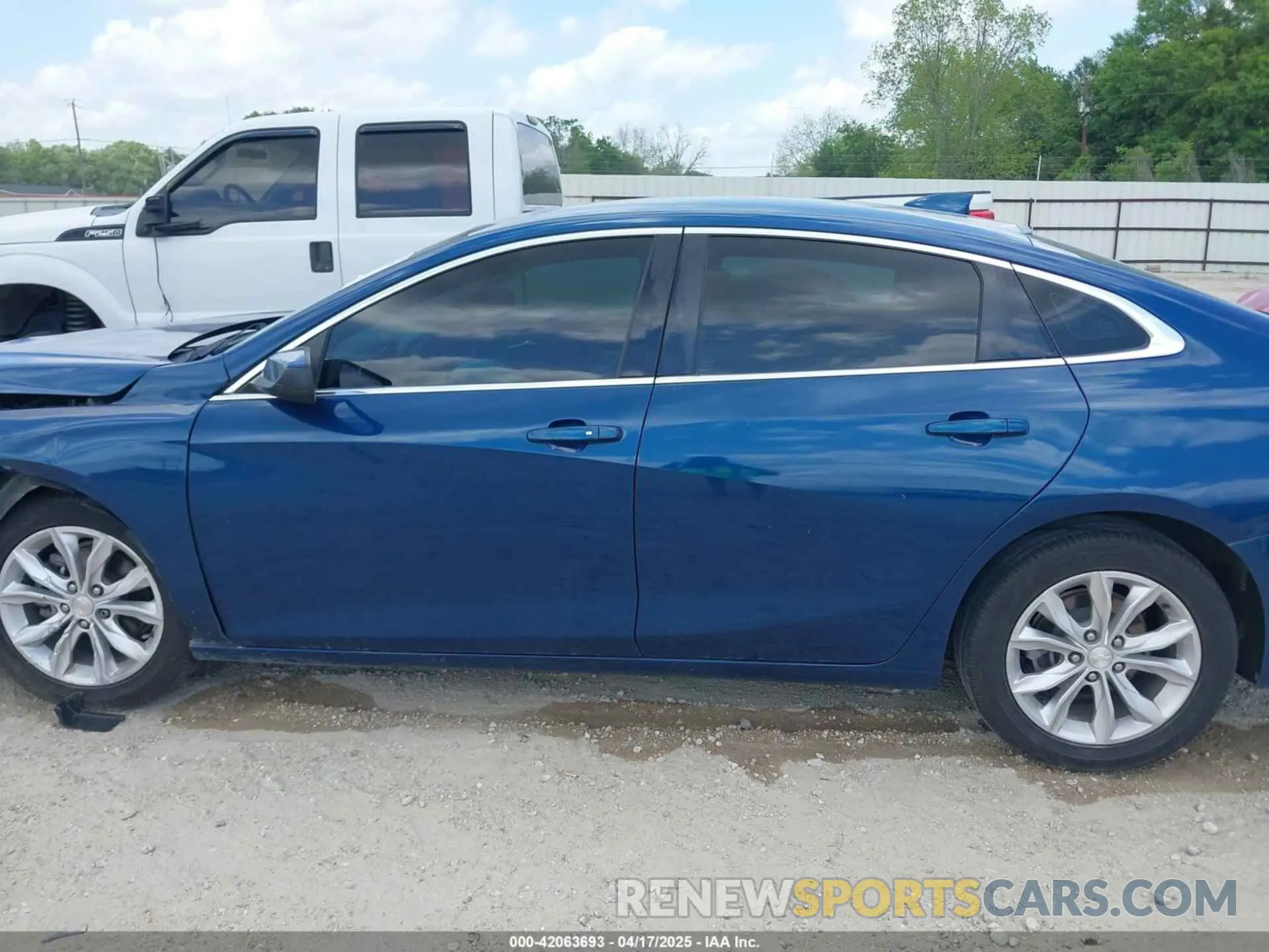 14 fotografías del automóvil dañado 1G1ZD5ST1KF124738 CHEVROLET MALIBU 2019