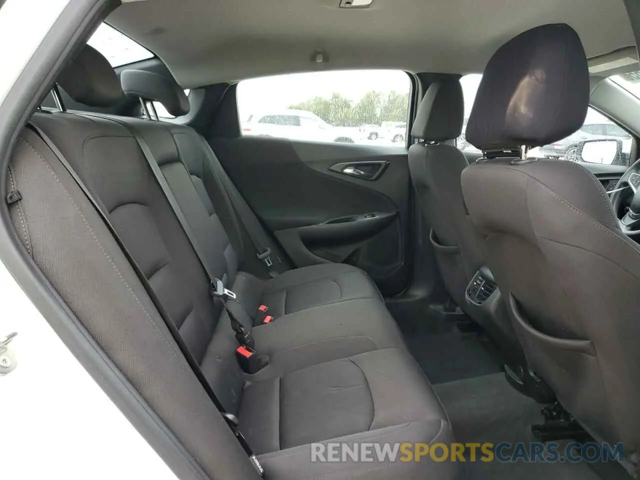 10 fotografías del automóvil dañado 1G1ZD5ST1KF133617 CHEVROLET MALIBU 2019