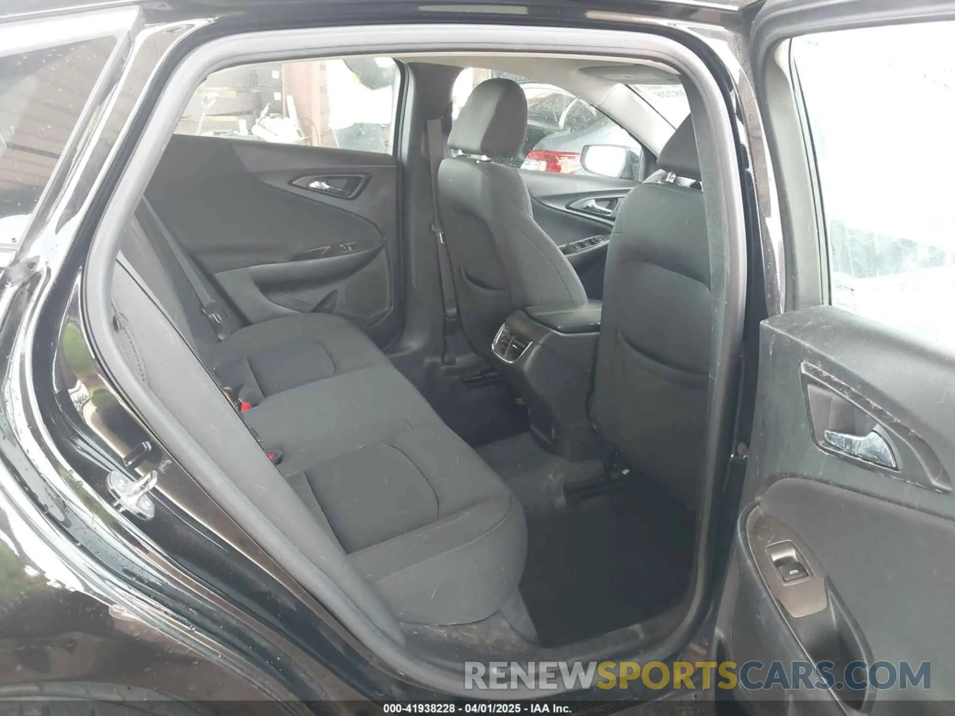 8 fotografías del automóvil dañado 1G1ZD5ST1KF159991 CHEVROLET MALIBU 2019