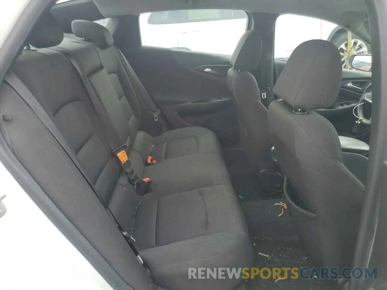 10 fotografías del automóvil dañado 1G1ZD5ST1KF164866 CHEVROLET MALIBU 2019