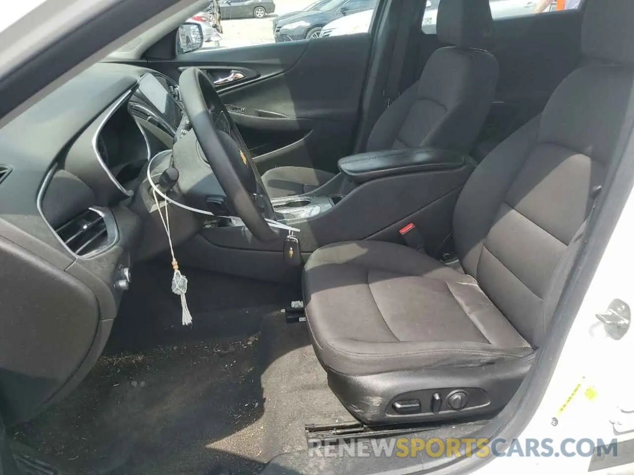 7 fotografías del automóvil dañado 1G1ZD5ST1KF164866 CHEVROLET MALIBU 2019