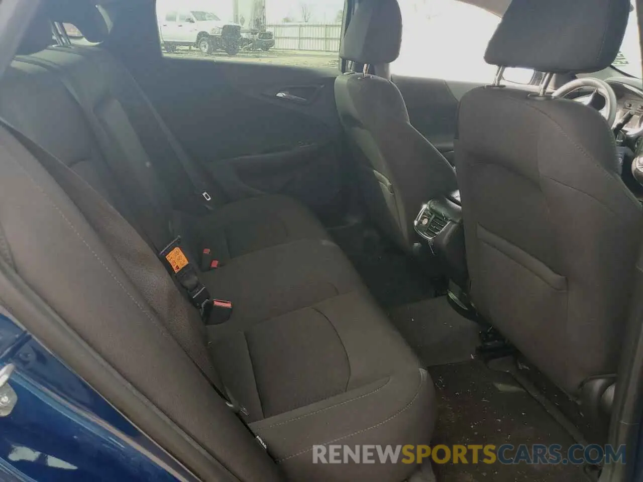 10 fotografías del automóvil dañado 1G1ZD5ST1KF165466 CHEVROLET MALIBU 2019