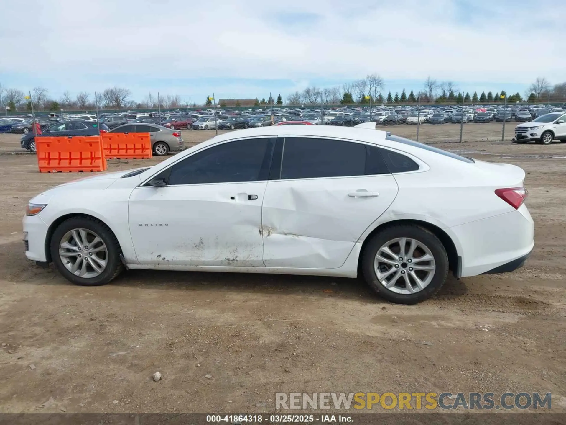 14 fotografías del automóvil dañado 1G1ZD5ST1KF167962 CHEVROLET MALIBU 2019