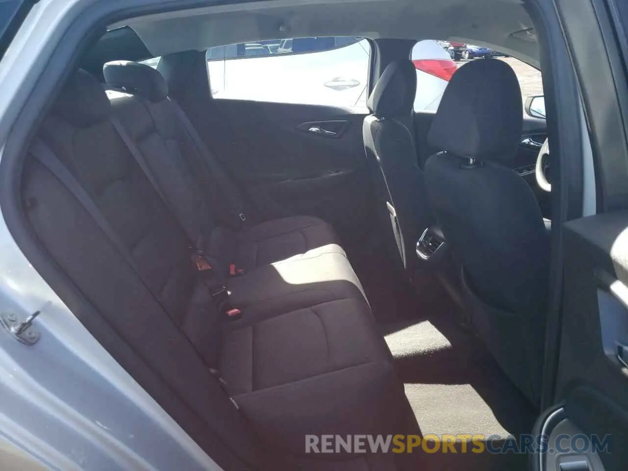 10 fotografías del automóvil dañado 1G1ZD5ST1KF177049 CHEVROLET MALIBU 2019