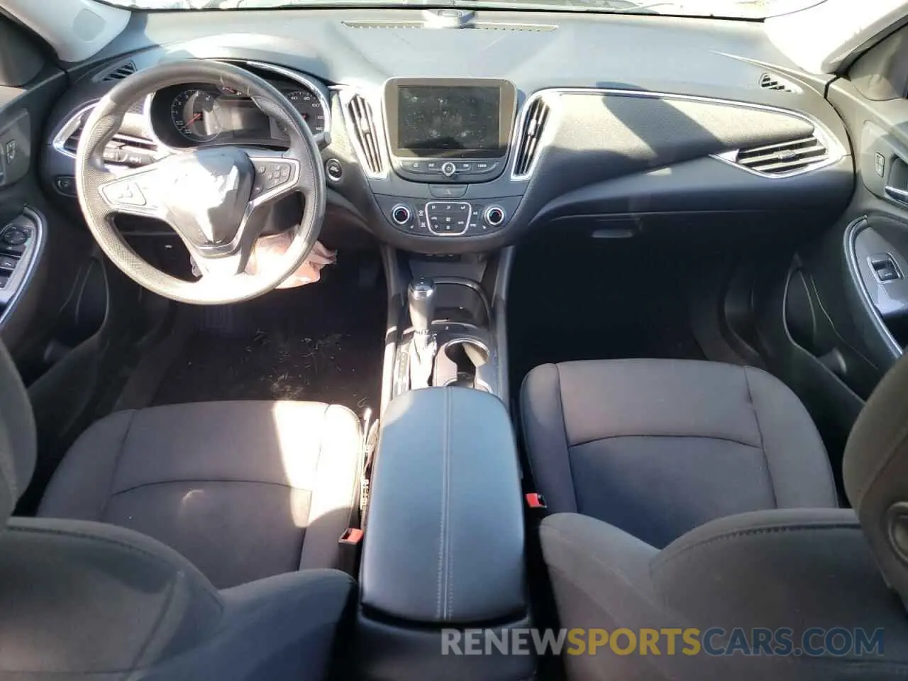 8 fotografías del automóvil dañado 1G1ZD5ST1KF177049 CHEVROLET MALIBU 2019