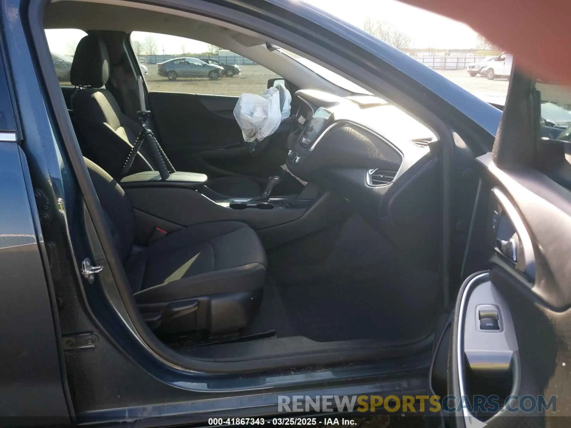 5 fotografías del automóvil dañado 1G1ZD5ST2KF135053 CHEVROLET MALIBU 2019