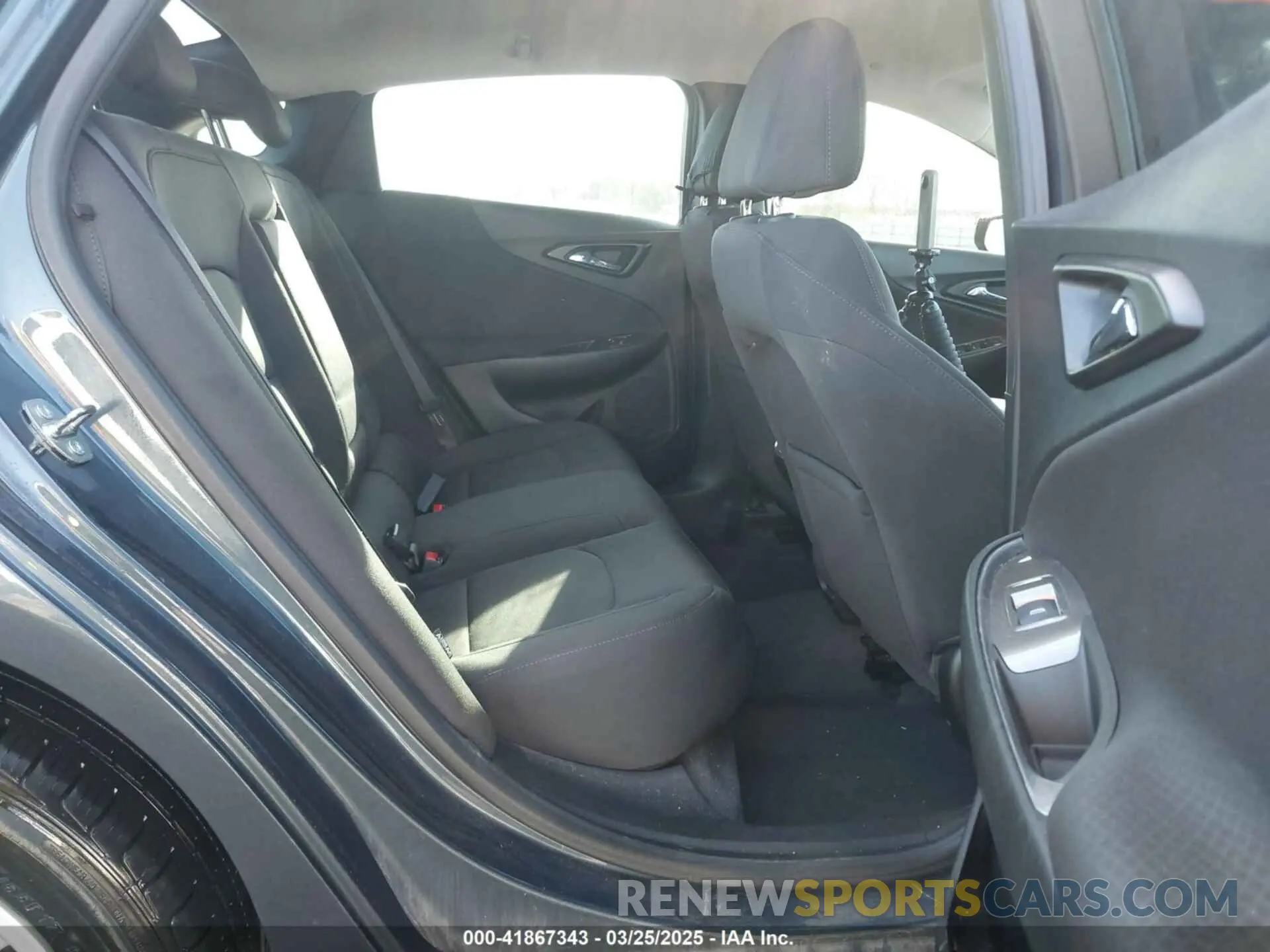 8 fotografías del automóvil dañado 1G1ZD5ST2KF135053 CHEVROLET MALIBU 2019