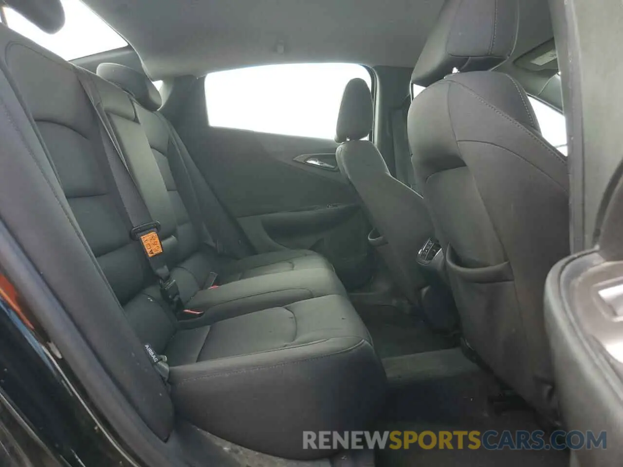 10 fotografías del automóvil dañado 1G1ZD5ST2KF175374 CHEVROLET MALIBU 2019