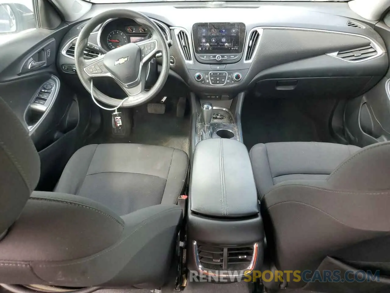 8 fotografías del automóvil dañado 1G1ZD5ST2KF175374 CHEVROLET MALIBU 2019