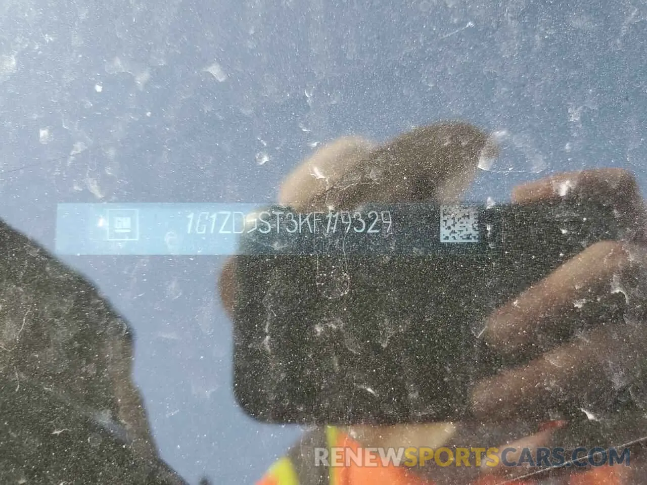 12 fotografías del automóvil dañado 1G1ZD5ST3KF119329 CHEVROLET MALIBU 2019