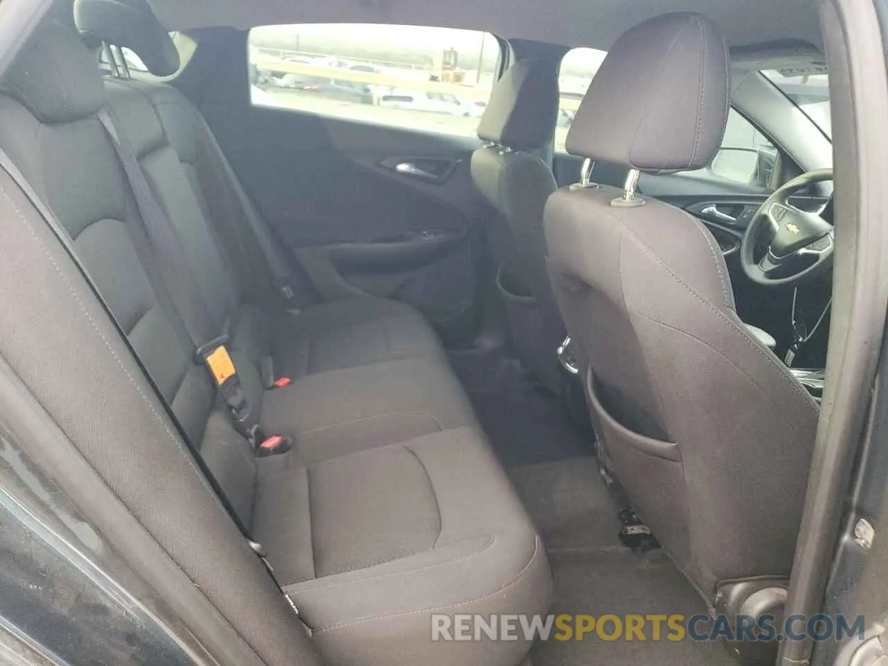 10 fotografías del automóvil dañado 1G1ZD5ST3KF128340 CHEVROLET MALIBU 2019